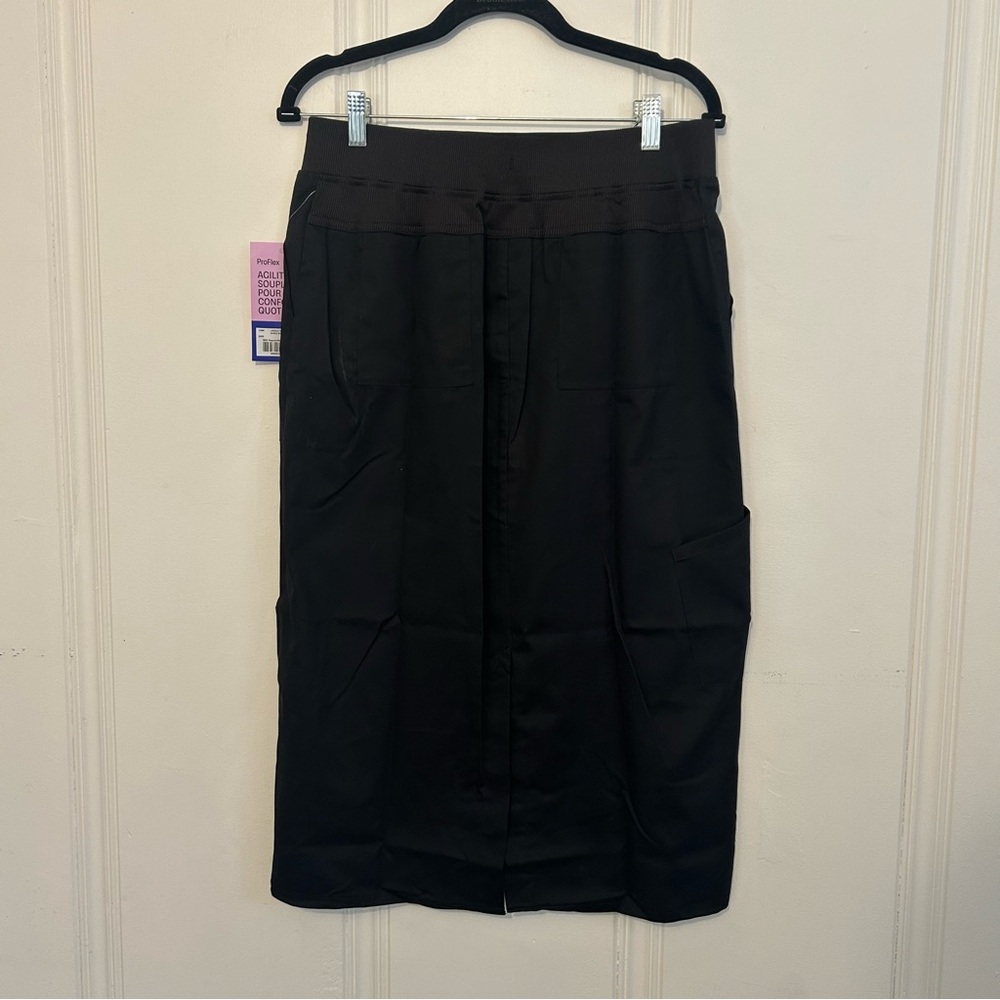 Landau Size Medium Black Scrub Skirt
Brand New with Tags
